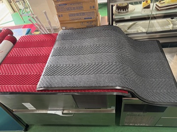 未使用 店舗用玄関フロアマット　120×79cm 　赤色　､黒色 イメージ3